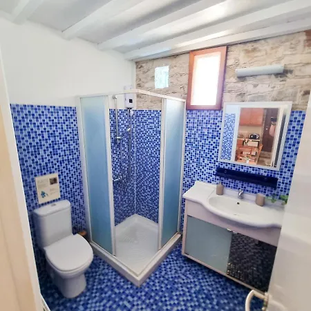 Skarinou's Landhouse Poolside Heaven Apartamento *