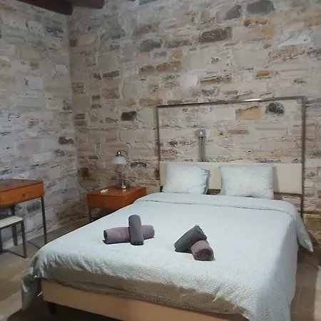 Skarinou's Landhouse Poolside Heaven Apartamento