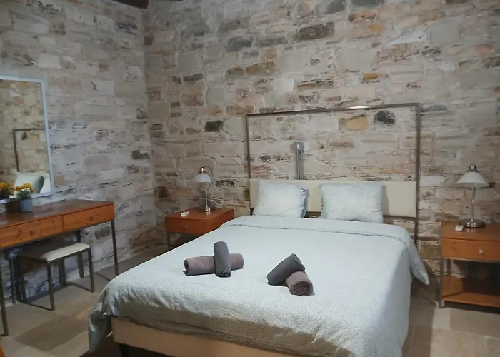 Skarinou's Landhouse Poolside Heaven Apartamento