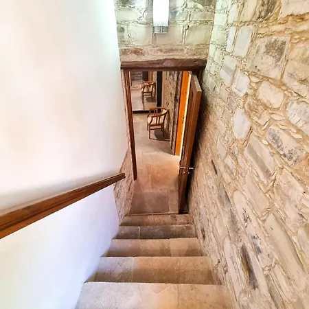 Skarinou's Landhouse Poolside Heaven Apartament